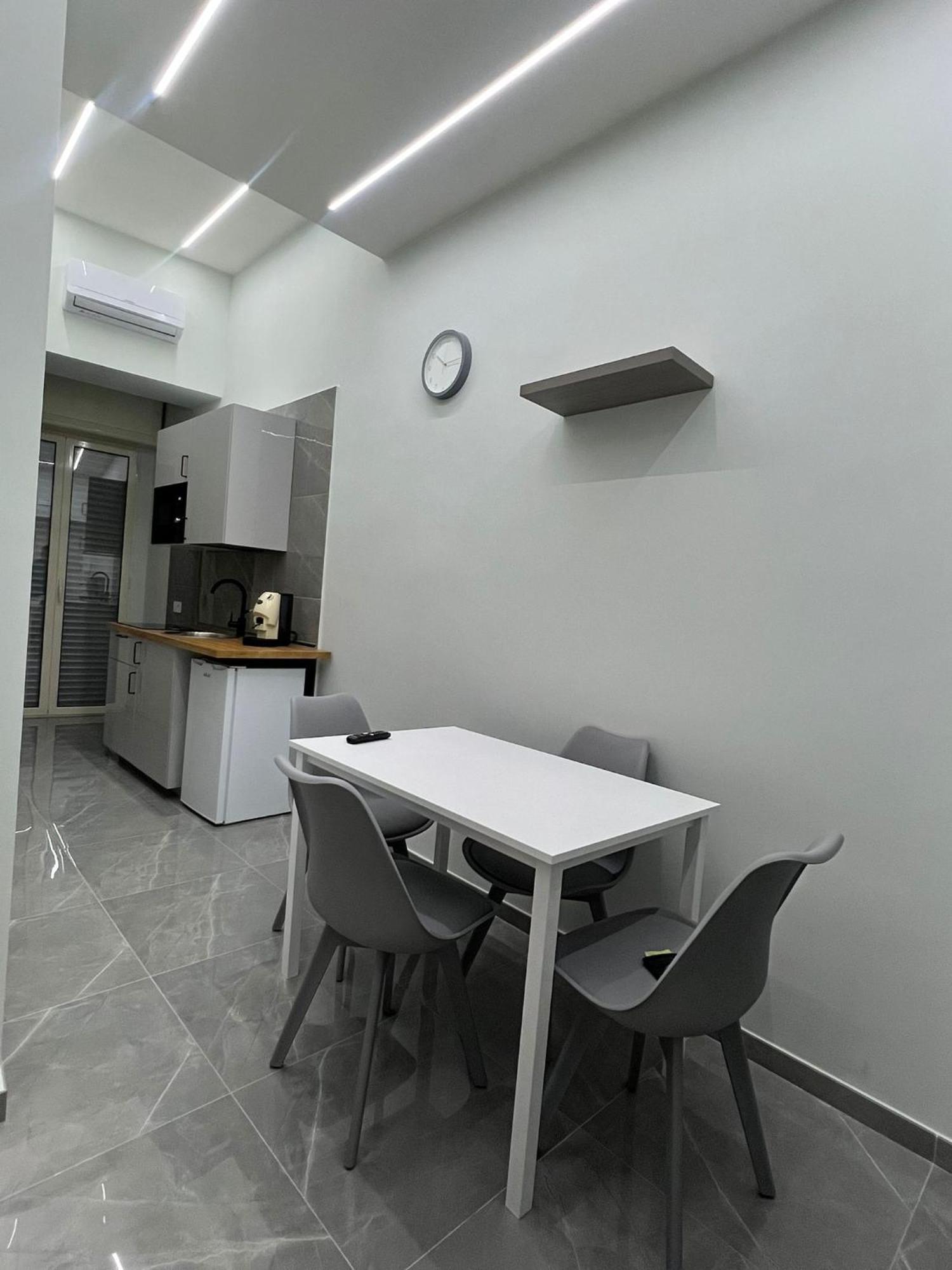 Napoli Centro-La Casa Di Salvatore Neapel Exterior foto
